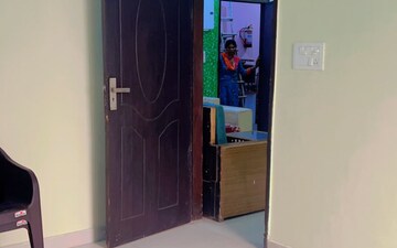 2 BHK Apartment For Rent in Omaxe Palm Greens, Mu Greater Noida