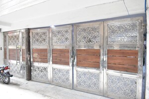 Room in 3 BHK Builder Floor at Pitampura – for Sale