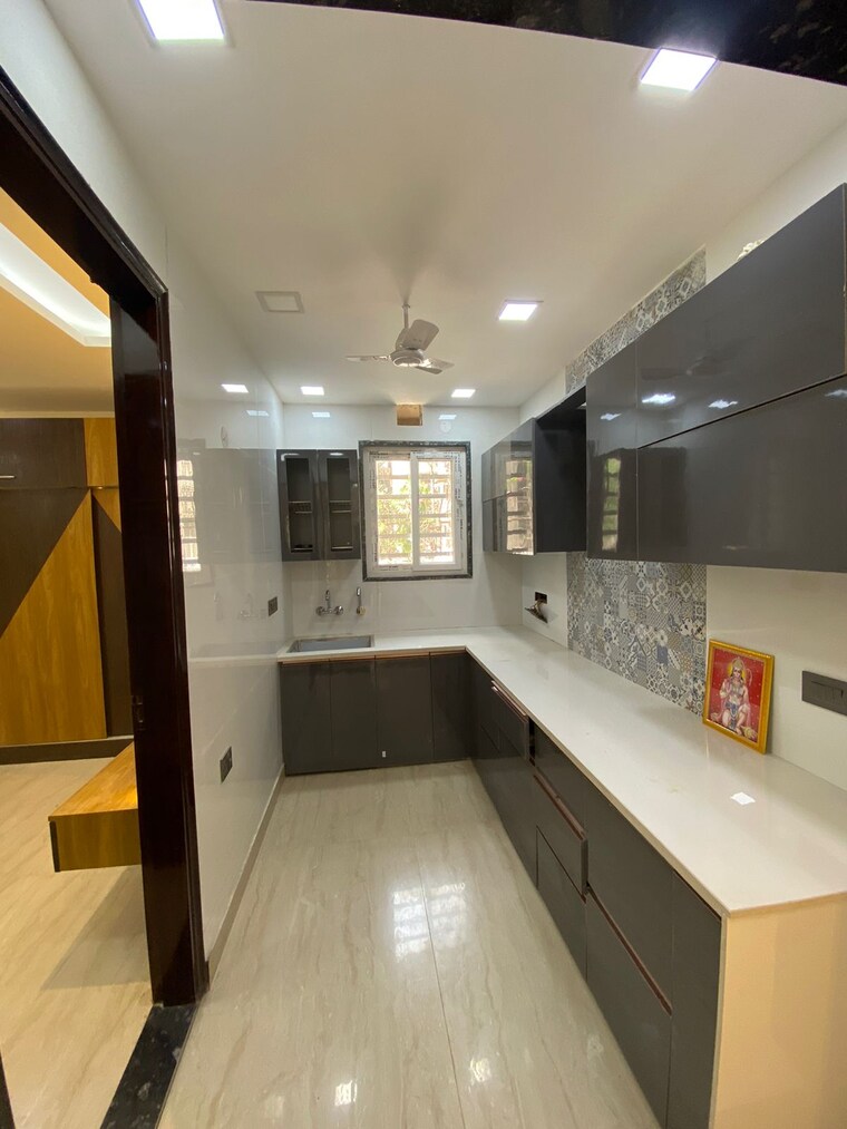 Kitchen, kirti nagar 3 Bedroom 1500 Sq.Ft. Builder Floor In Kirti Nagar Delhi 8583159