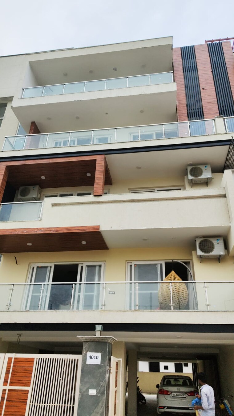 Exterior View, mansarover garden 4 Bedroom 3000 Sq.Ft. Builder Floor In Mansarover Garden Delhi 8583176