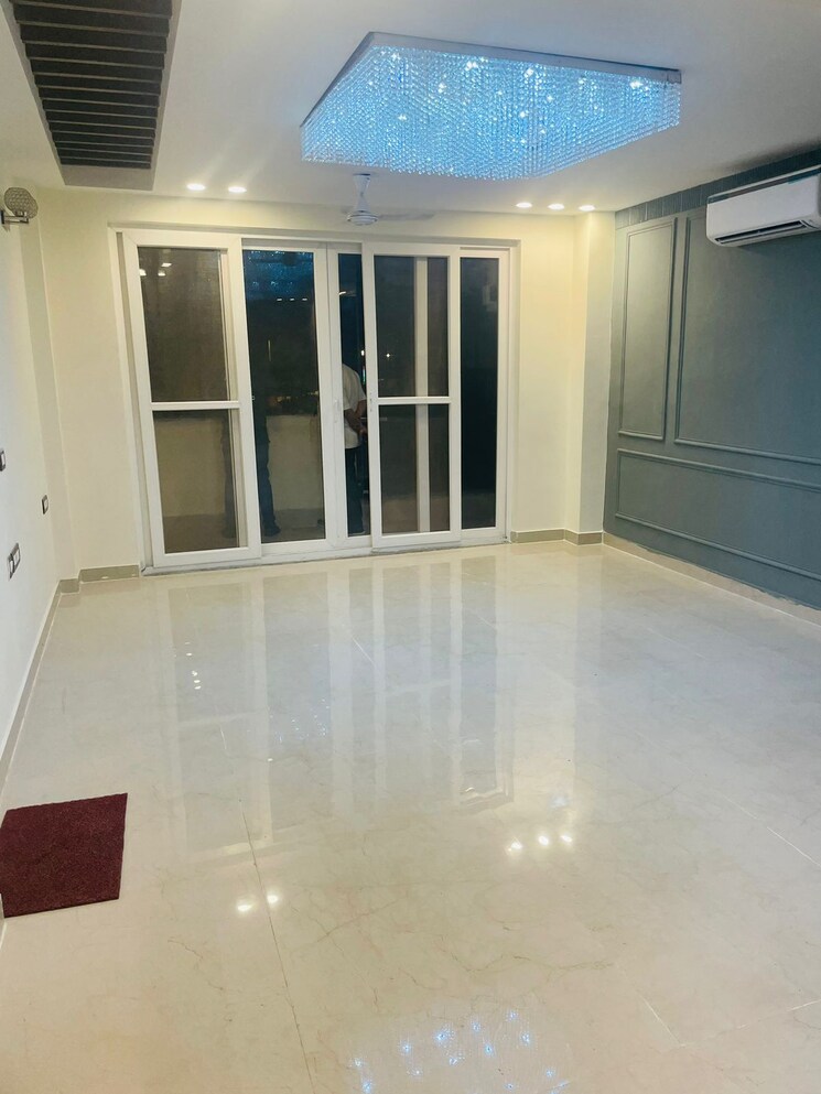 Room, mansarover garden 4 Bedroom 3000 Sq.Ft. Builder Floor In Mansarover Garden Delhi 8583176