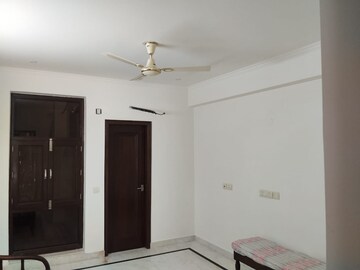 1.5 BHK Builder Floor For Rent in Tulip Mall, Sector 46