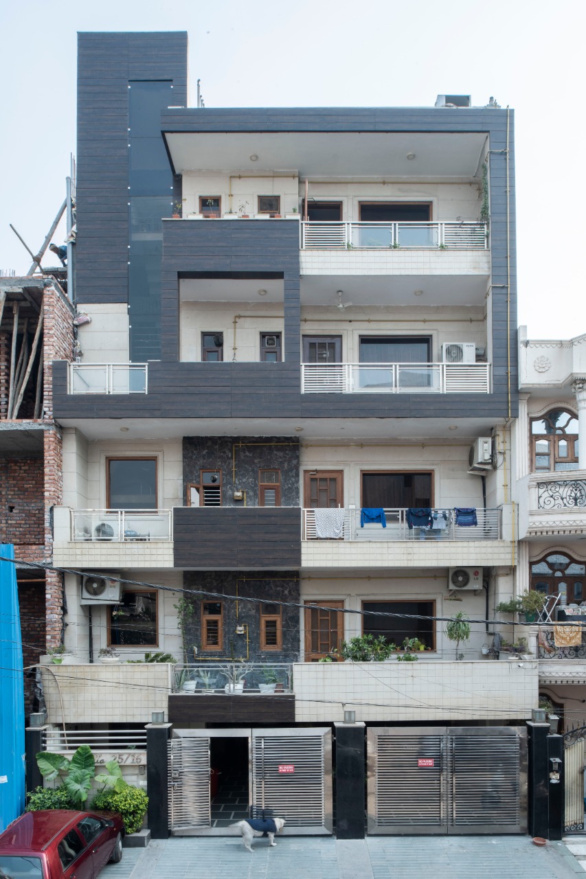 3 BHK Builder Floor For Sale in Mansarover Garden Hosing 