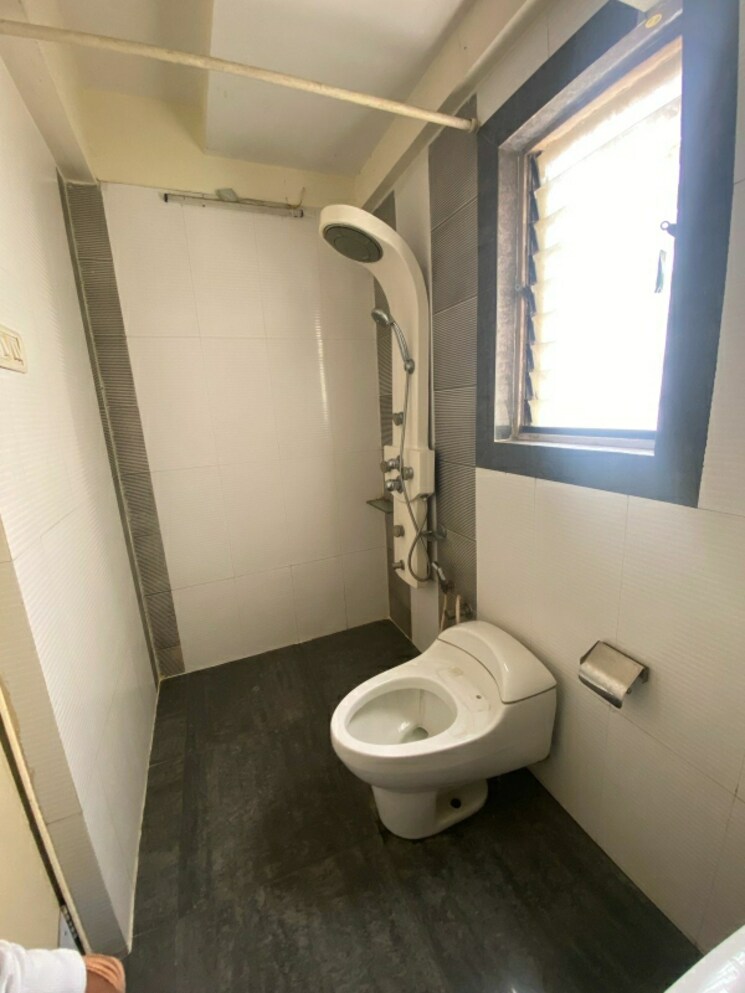 Bathroom, hiranandani-garden-brentwood 3 Bedroom 1400 Sq.Ft. Apartment In Powai Mumbai 8583204