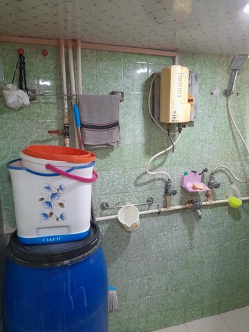 Furnished Amenities in 1 BHK Apartment at Sagar Avenue, Santacruz East – for Rent