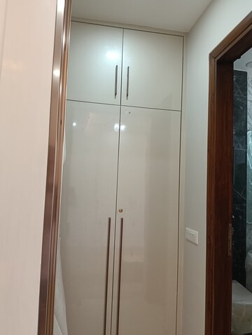 Furnished Amenities in 3 BHK Builder Floor at Sector 15 ii – for Rent