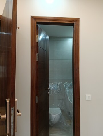 Building Lobby in 3 BHK Builder Floor at Sector 15 ii – for Rent