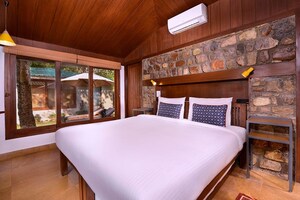 Bedroom in 3 BHK Builder Floor at Pitampura – for Sale