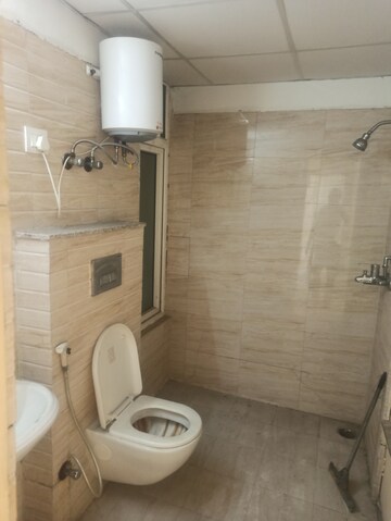 Bathroom in 2.5 BHK Apartment at Ajnara Ambrosia, Sector 118 – for Rent
