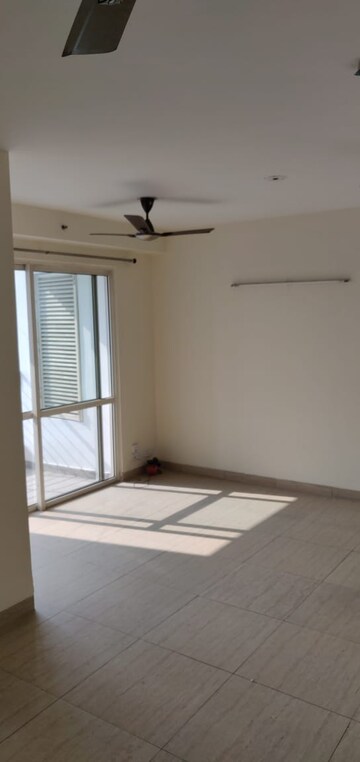 Room in 1 BHK Apartment at Maxblis Grand Kingston, Sector 75 – for Rent