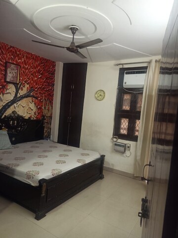 Room in 2.5 BHK Builder Floor at Nawada – for Rent