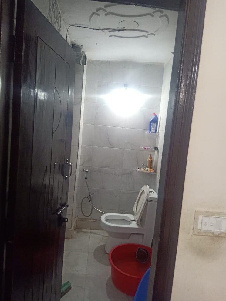 Bathroom, nawada 2.5 Bedroom 1100 Sq.Ft. Builder Floor In Nawada Delhi 8583233