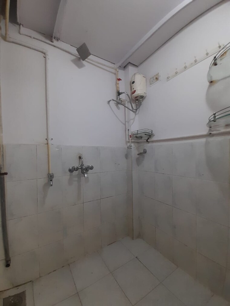 Bathroom, new-dindoshi-hill-view 2 Bedroom 860 Sq.Ft. Apartment In Goregaon East Mumbai 8583254