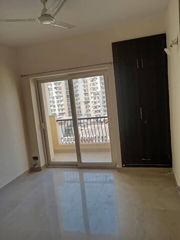 2 BHK Apartment For Sale in Nimbus The Hyde park, Sector 78