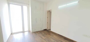 Room in 3 BHK Apartment at Conscient Heritage Max, Sector 102 – for Rent