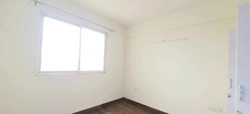 Room in 3 BHK Apartment at Conscient Heritage Max, Sector 102 – for Rent
