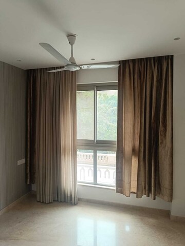 Room in 2 BHK Apartment at Castle Rock, Powai – for Rent