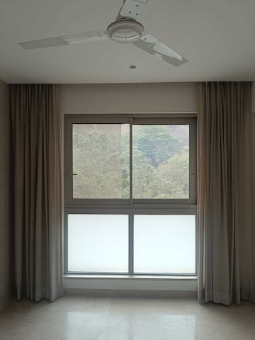 Room in 2 BHK Apartment at Castle Rock, Powai – for Rent