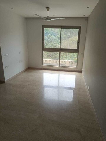 Room in 2 BHK Apartment at Castle Rock, Powai – for Rent