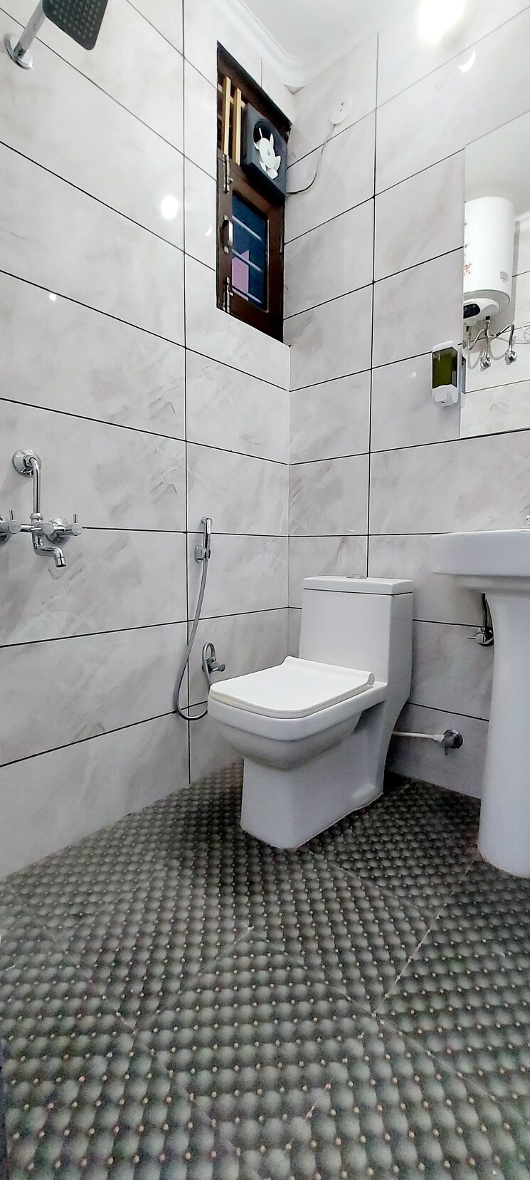 Bathroom, sahastradhara road 2 Bedroom 1300 Sq.Ft. Builder Floor In Sahastradhara Road Dehradun 8583296