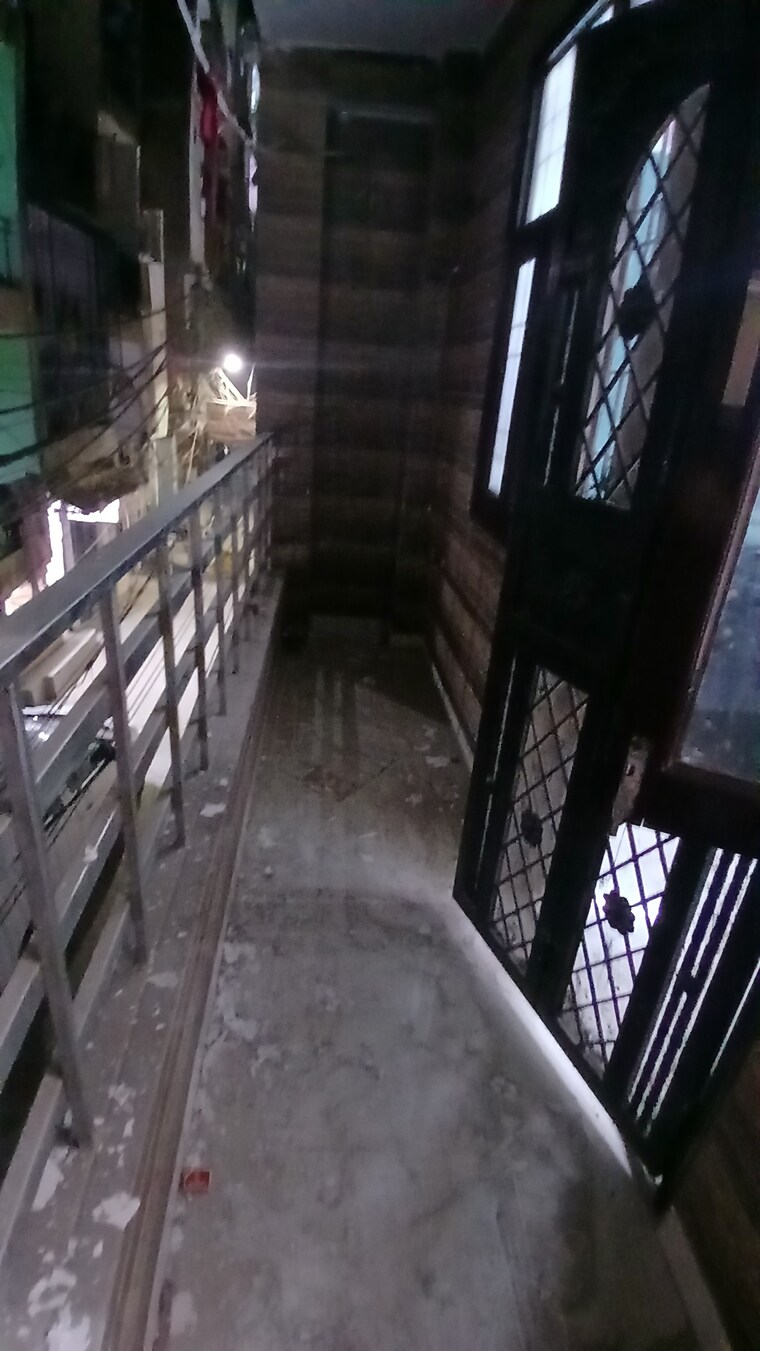 Balcony, jogabai extension 3 Bedroom 855 Sq.Ft. Apartment In Jogabai Extension Delhi 8583321