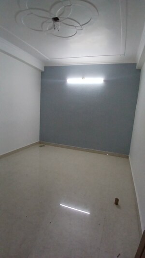 Room in 3 BHK Apartment at Jogabai Extension – for Sale