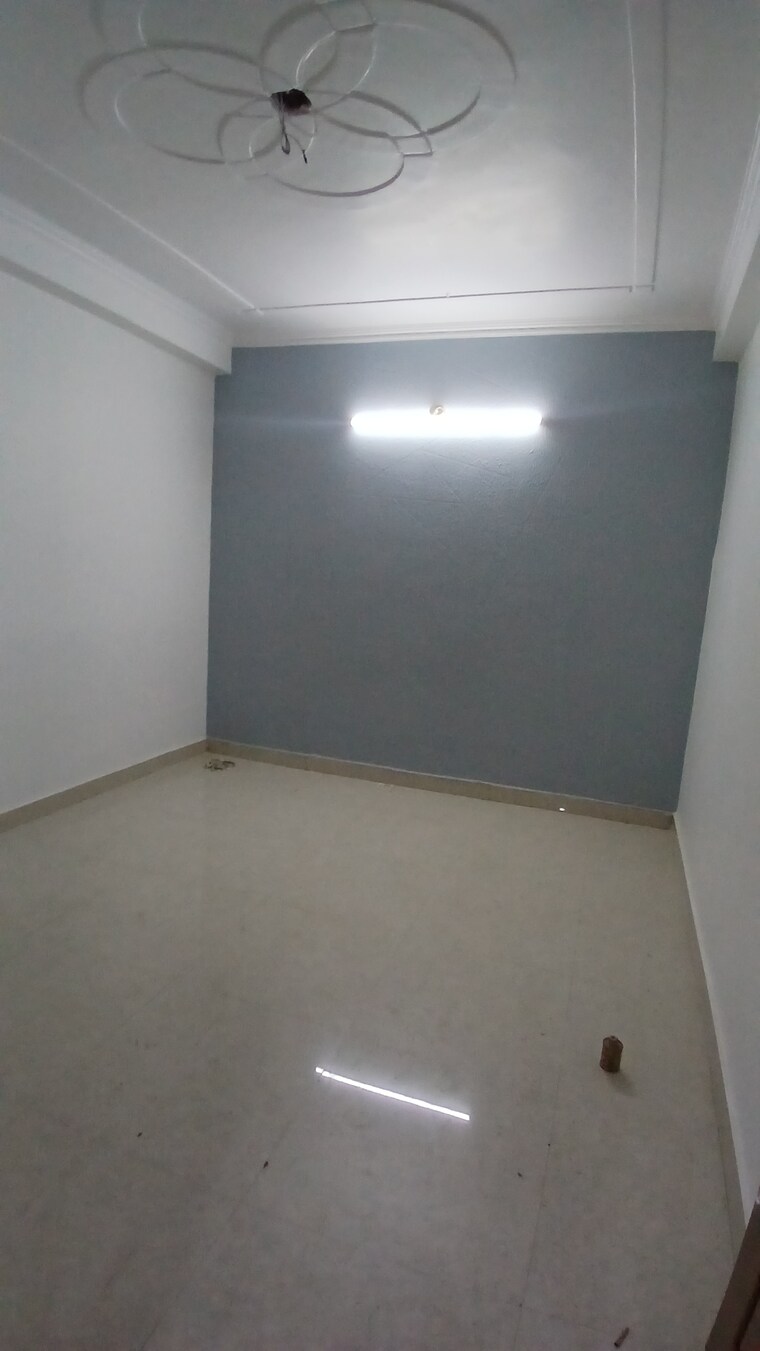 Room, jogabai extension 3 Bedroom 855 Sq.Ft. Apartment In Jogabai Extension Delhi 8583321