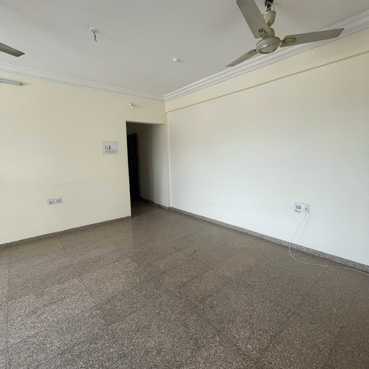 2 BHK Apartment For Sale in Malad East