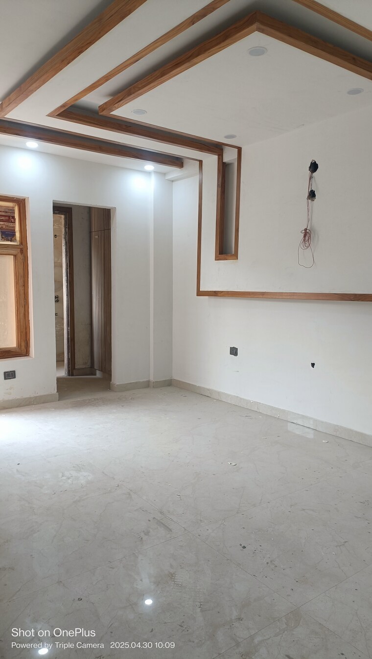 Room, ashoka-enclave-faridabad 4 Bedroom 300 Sq.Yd. Builder Floor In Sector 34 Faridabad 8583340