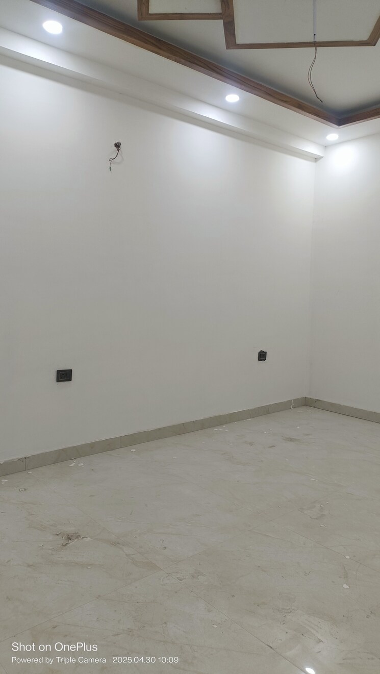 Room, ashoka-enclave-faridabad 4 Bedroom 300 Sq.Yd. Builder Floor In Sector 34 Faridabad 8583340