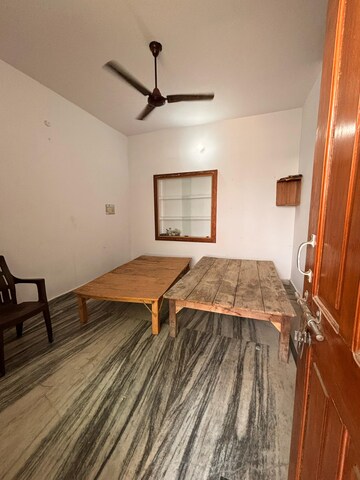 Bedroom in 1.5 BHK Builder Floor at Gomti Nagar – for Rent