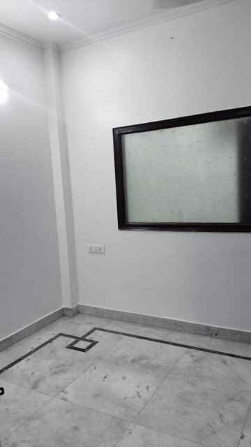 2 BHK Builder Floor For Rent in Rohini Sector 11
