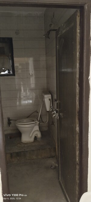 Bathroom in 2.5 BHK Builder Floor at Rohini Sector 7 – for Sale