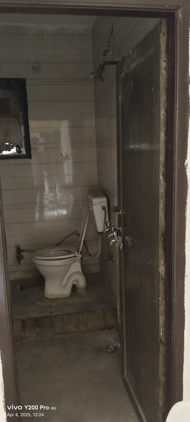 Bathroom, rohini sector 7 2.5 Bedroom 750 Sq.Ft. Builder Floor In Rohini Sector 7 Delhi 8583416