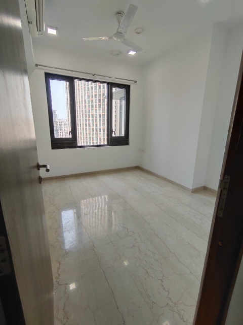 2 BHK + Extra Room Apartment For Rent in Lodha Parkside