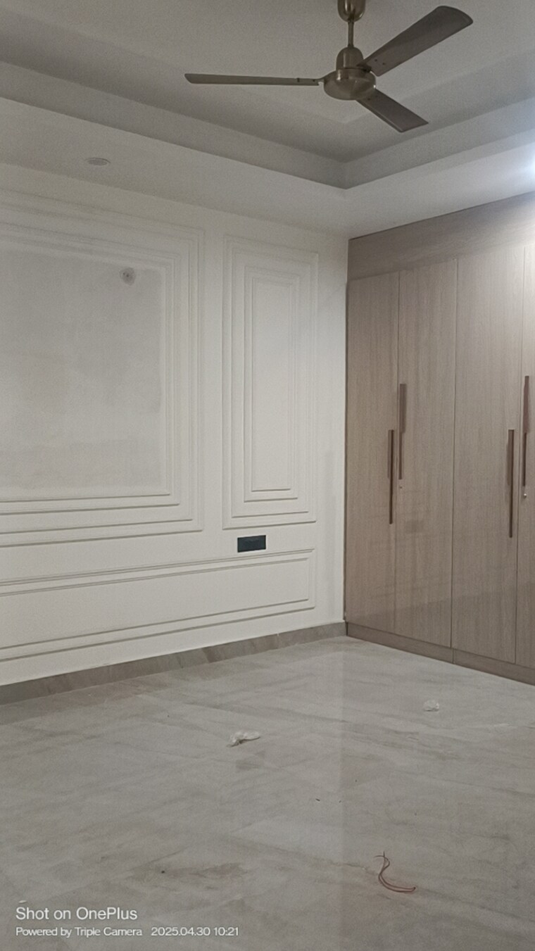 Room, ashoka-enclave-faridabad 4 Bedroom 520 Sq.Yd. Builder Floor In Sector 34 Faridabad 8583474