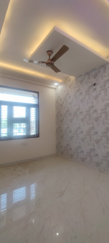 Room in 3 BHK Villa at Kalwar Road – for Sale