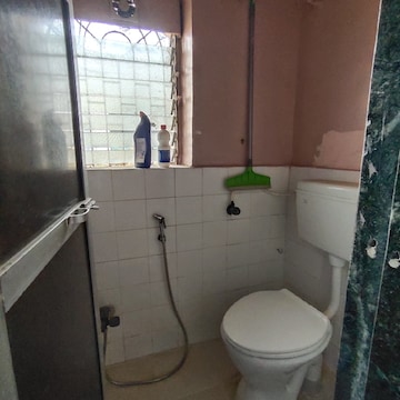 Bathroom in 1 BHK Apartment at Ganga Jyoti, Goregaon West – for Sale