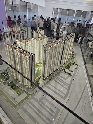 Balcony in 3.5 BHK Apartment at Siddharth Vihar – for Sale