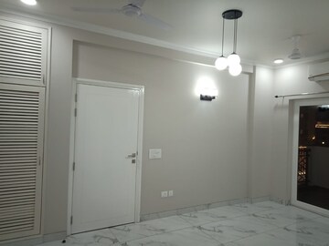 Room in 2.5 BHK Builder Floor at Central Park Cerise Suites, Sohna Sector 33 – for Rent