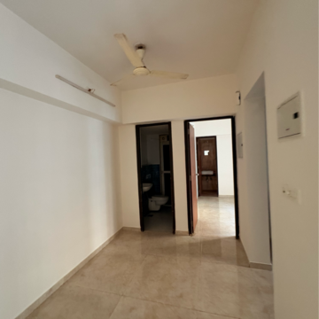 Room in 1 BHK Apartment at Lodha Amara Tower 36 And 37, Sandoz Baug – for Rent