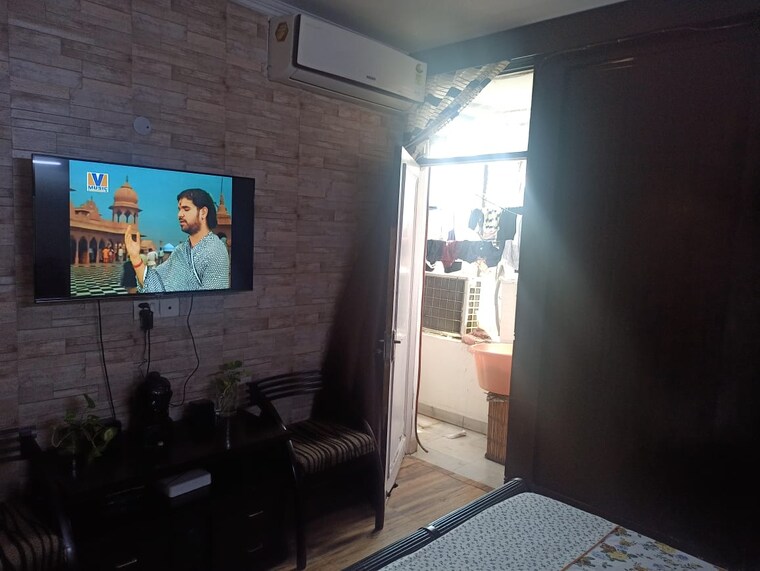  Parking, dlf-the-pinnacle 4 Bedroom 3950 Sq.Ft. Apartment In Dlf Phase V Gurgaon 8583573