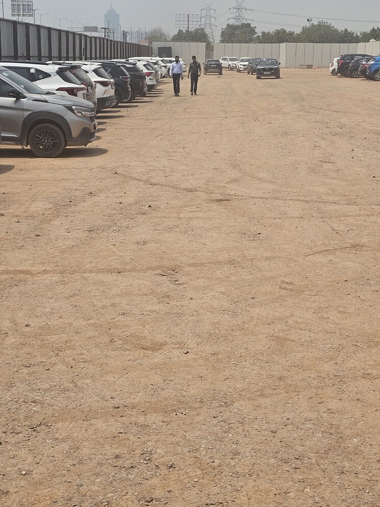  Parking, siddharth vihar 3 Bedroom 1970 Sq.Ft. Apartment In Siddharth Vihar Ghaziabad 8583586