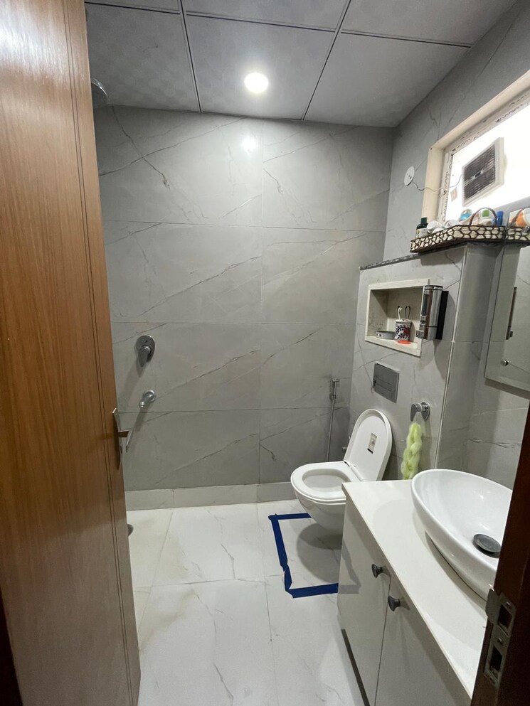 Bathroom, parsvnath-exotica 3 Bedroom 2645 Sq.Ft. Apartment In Sector 53 Gurgaon 8583590