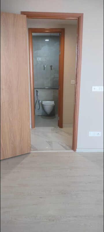 Building Lobby in 3.5 BHK Apartment at M3M Heights, Sector 65 – for Rent