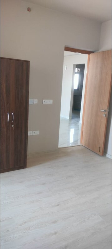 Room in 3.5 BHK Apartment at M3M Heights, Sector 65 – for Rent