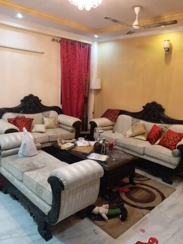 Living Room in 3 BHK Builder Floor at Pitampura – for Rent