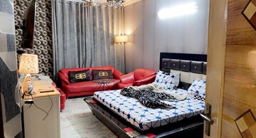 Bedroom in 3 BHK Builder Floor at Pitampura – for Rent