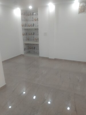  Shop For Sale in Shankar Road