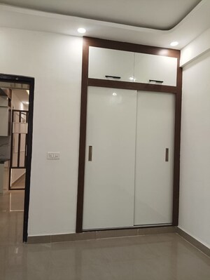 Room in 2 BHK Apartment at Suncity Avenue 76, Sector 76 – for Sale